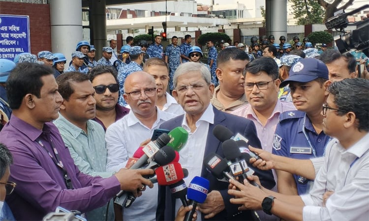 খালেদা জিয়ার ফিরে আসা গণতন্ত্র উত্তরণকে সহজ করবে : ফখরুল