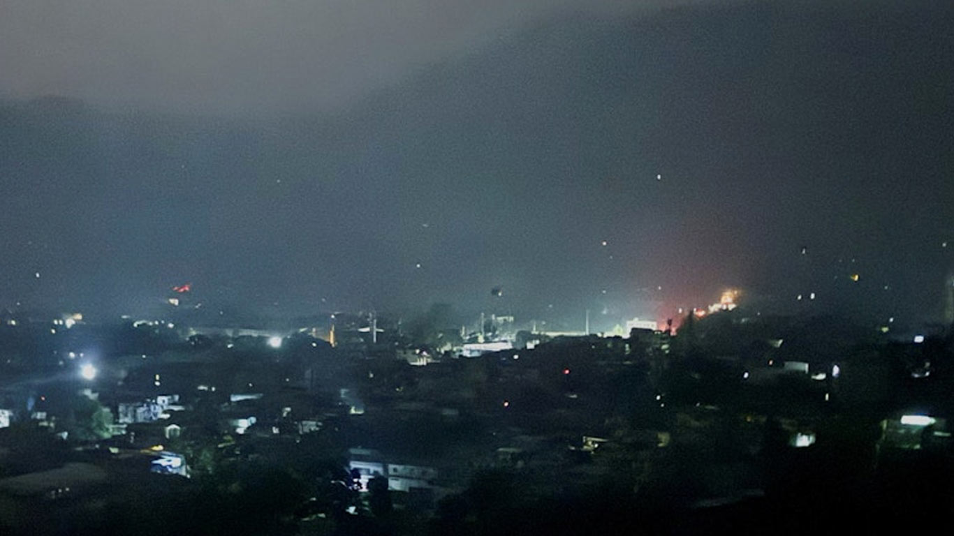 পাকিস্তানে ভারতের ক্ষেপণাস্ত্র হামলা, নিহত ৮