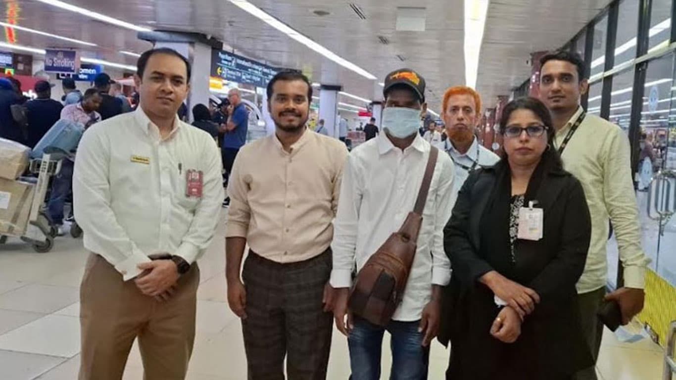 প্রথম ধাপের চিকিৎসা শেষে রাশিয়া থেকে দেশে ফিরলেন খোকন চন্দ্র বর্মন