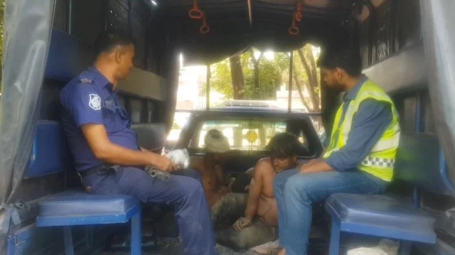 মুক্তিপণ না পেয়ে দুজনকে প্রাইভেট কারে মারধর, পালানোর সময় ৪ জনকে গণপিটুনি