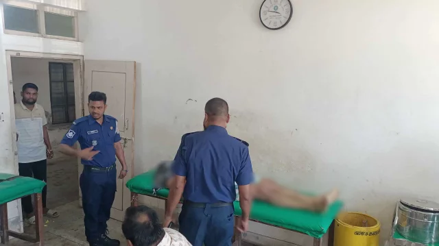 কুয়াকাটা সৈকতে স্বজনদের সঙ্গে গোসলে নেমে পর্যটকের মৃত্যু