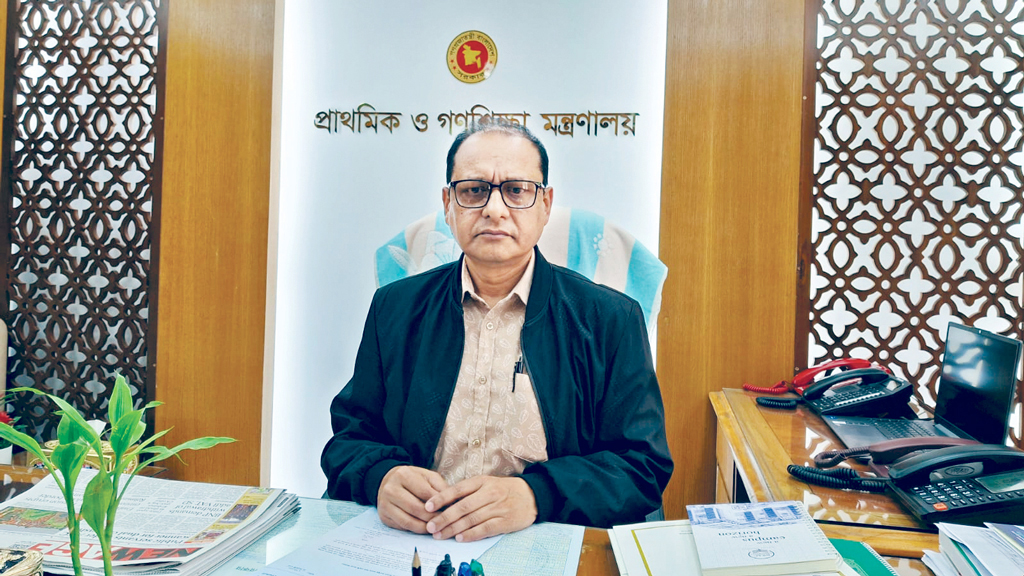 প্রাথমিকের বই ছাপা ও বিতরণের দায়িত্ব চান উপদেষ্টা বিধান