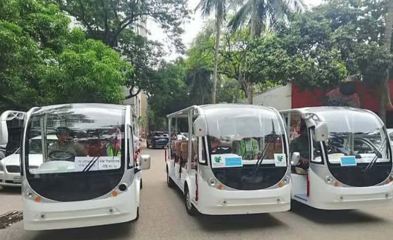 ঢাবিতে অন-ক্যাম্পাস চাকরি চালু, পরিবেশবান্ধব শাটল বাসে কাজের সুযোগ শিক্ষার্থীদের