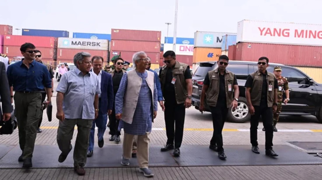 চট্টগ্রাম বন্দরে প্রধান উপদেষ্টা