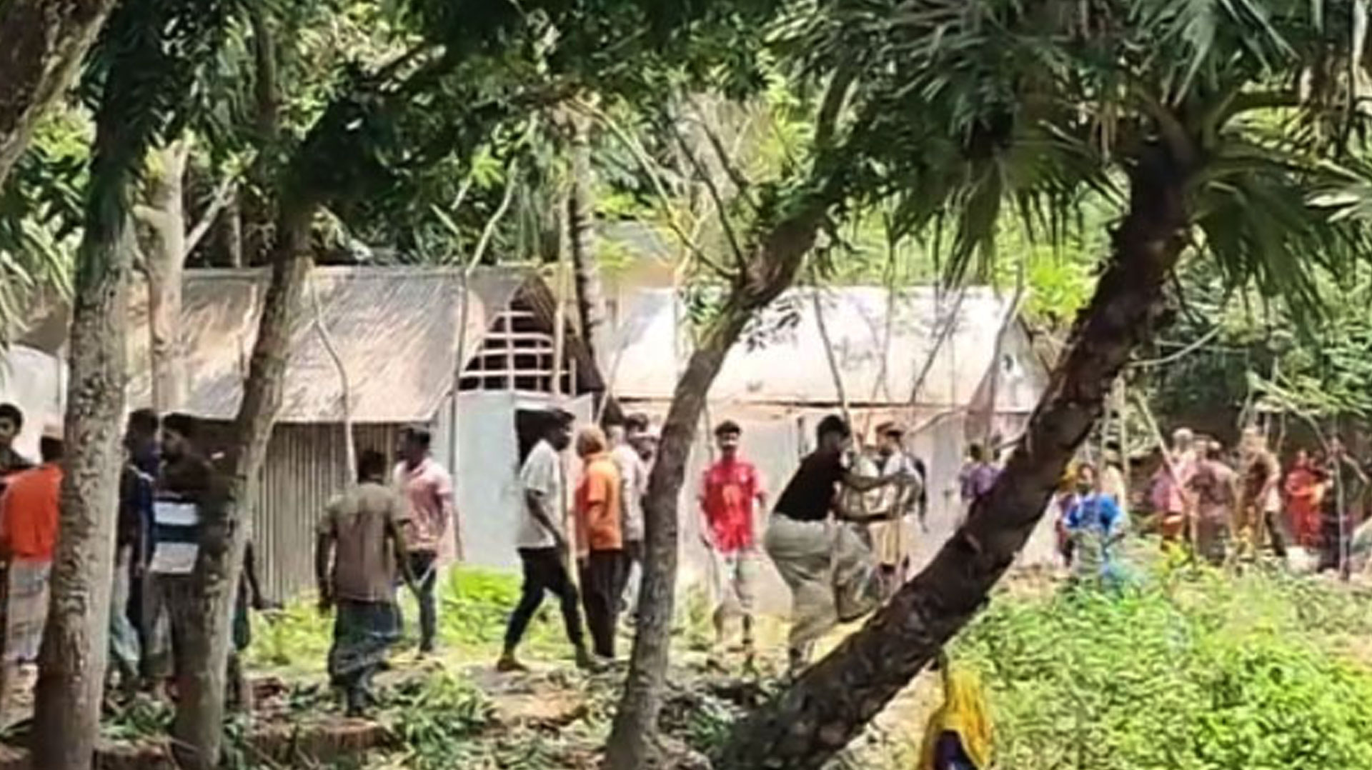 কোটালীপাড়ায় দুই পক্ষের সংঘর্ষে আহত ১০