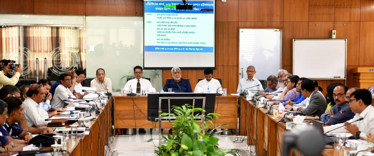 রেললাইনের পাশে অনুমতি ছাড়া হাট নয়: রেলপথ মন্ত্রণালয়