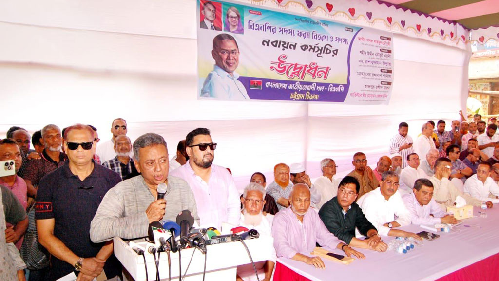 আ.লীগের যেসব সমর্থক বিএনপির ক্ষতি করেননি তাঁদের দলে যোগ দিতে বাধা নেই: আমীর খসরু