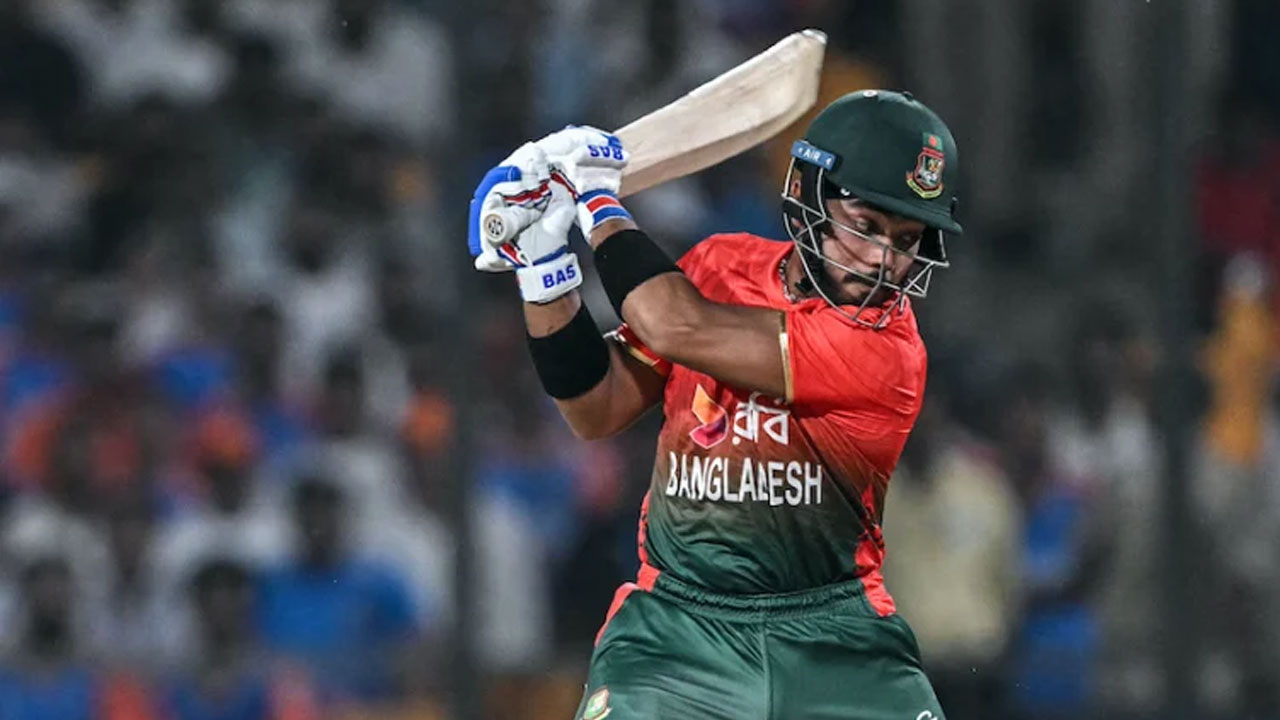 আমিরাতের বিপক্ষে ব্যাটিংয়ে বাংলাদেশ, নেই শান্ত