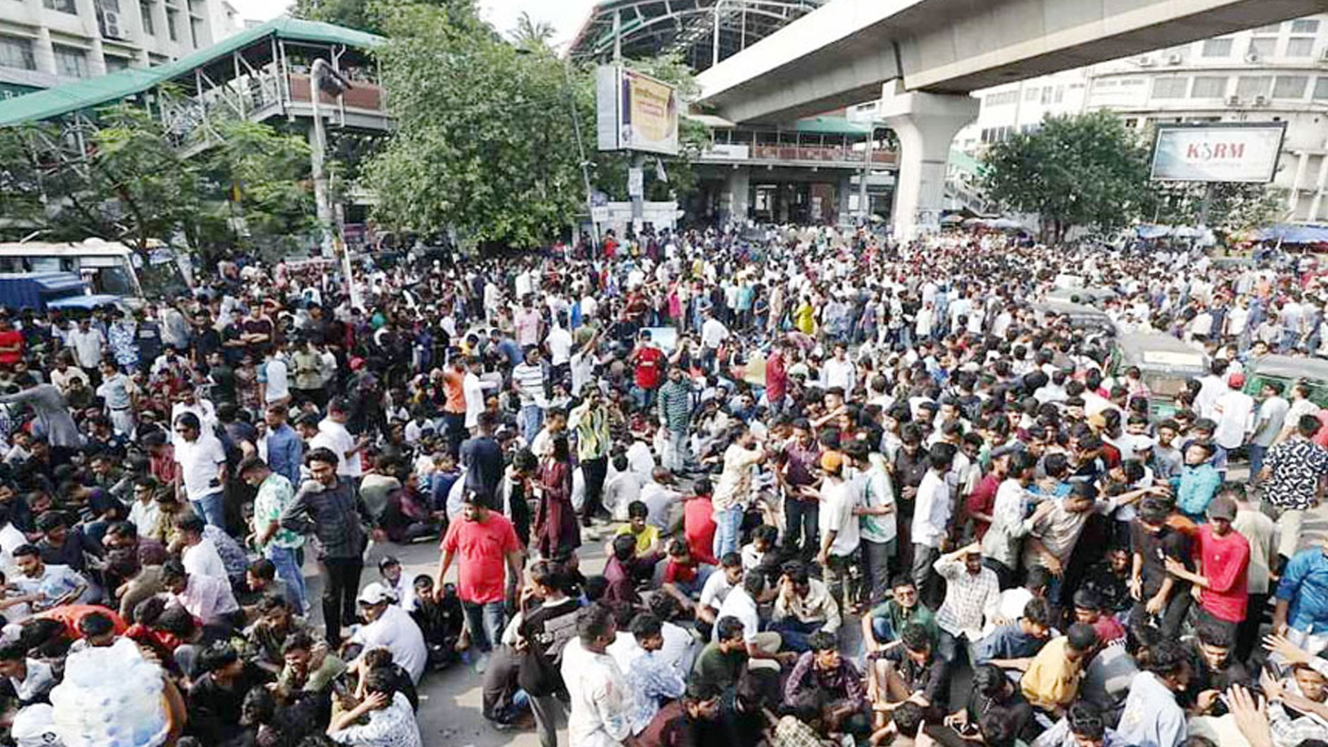 শাহবাগ ছাড়ল ছাত্রদল, যান চলাচল স্বাভাবিক