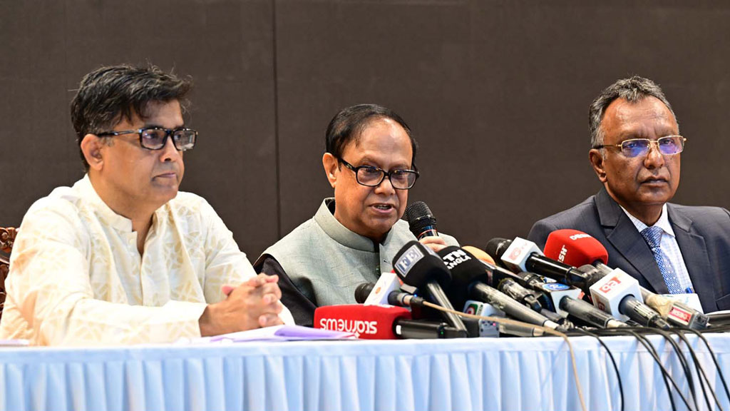 পাচার অর্থ দেশে ফিরছে না এখনই, লাগতে পারে ৫ বছর: গভর্নর