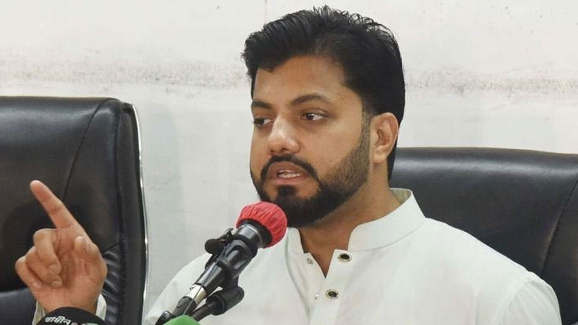 ইশরাককে শপথ না পড়াতে করা রিটের আদেশ বুধবার